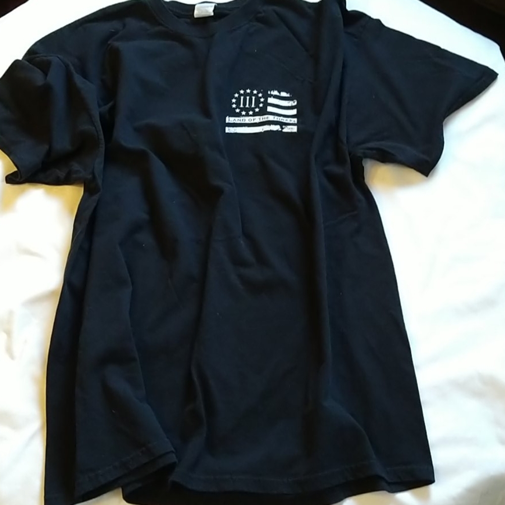 NWOT⚡ Mens patriotic 3% T-shirt.